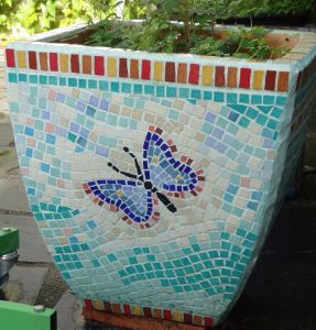 mosaique pot papillon mme Davy