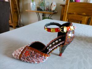 Chaussure mosaque dor par Mme Clenet de Cholet